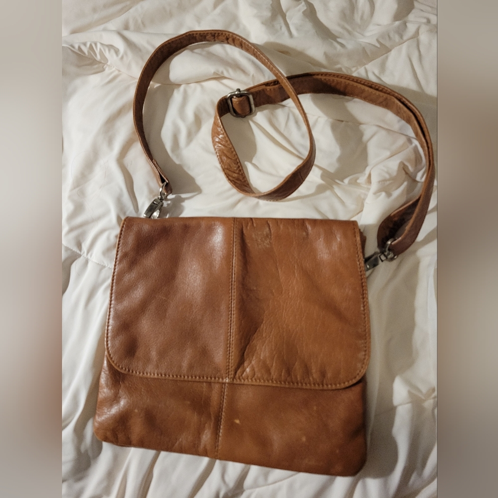 Beautiful Latico bag with so many pockets